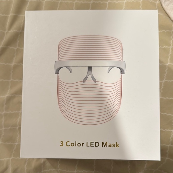 3 Color LED Mask - Picture 1 of 5